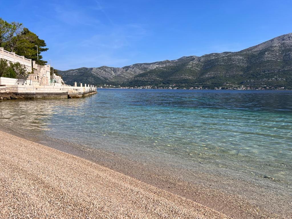 Villa Jade Apartments Front Row Sea View - Walk To Korcula Old Town Medvinjak ภายนอก รูปภาพ