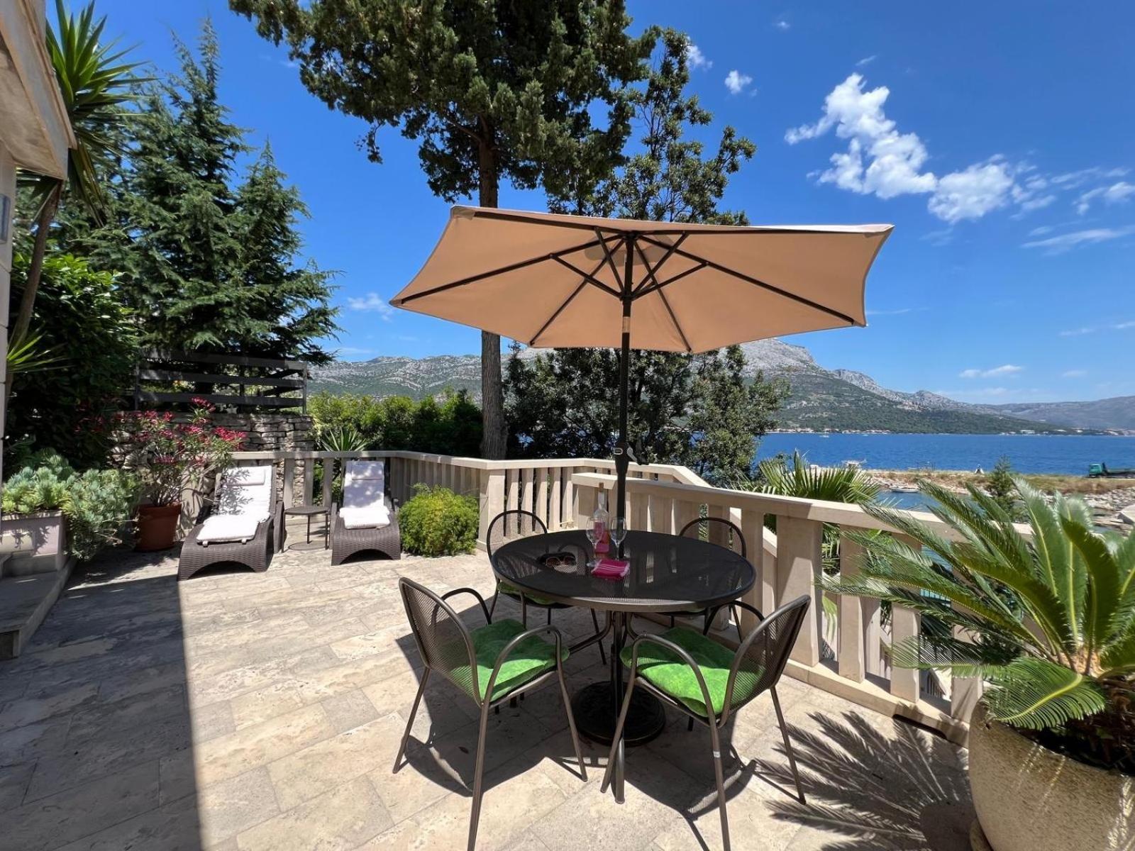 Villa Jade Apartments Front Row Sea View - Walk To Korcula Old Town Medvinjak ภายนอก รูปภาพ