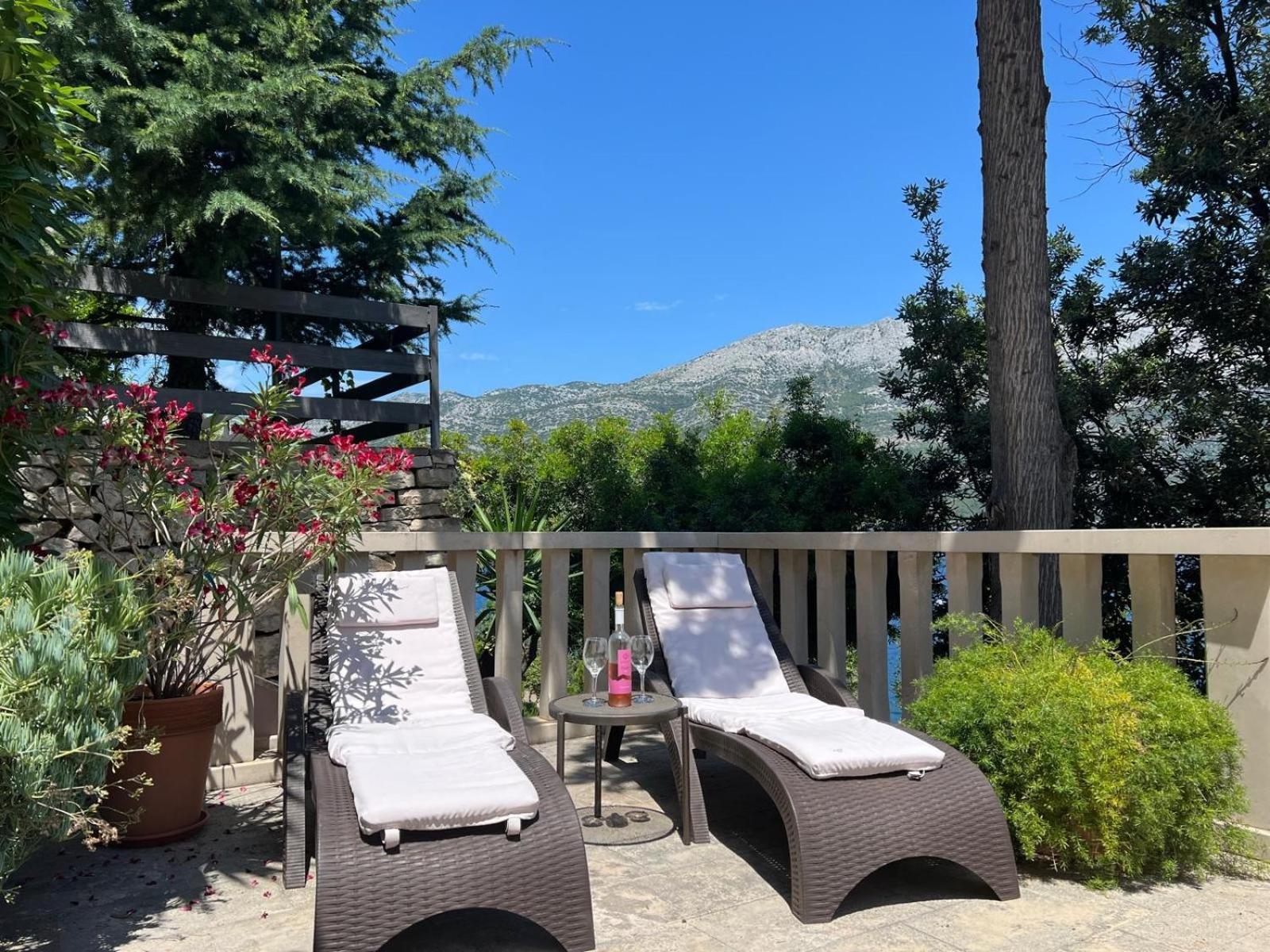 Villa Jade Apartments Front Row Sea View - Walk To Korcula Old Town Medvinjak ภายนอก รูปภาพ