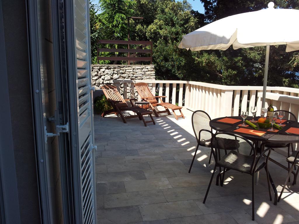 Villa Jade Apartments Front Row Sea View - Walk To Korcula Old Town Medvinjak ภายนอก รูปภาพ