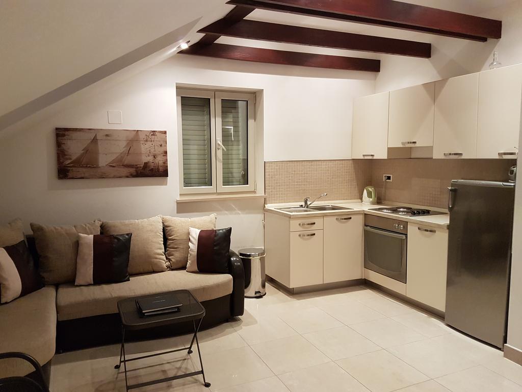 Villa Jade Apartments Front Row Sea View - Walk To Korcula Old Town Medvinjak ภายนอก รูปภาพ