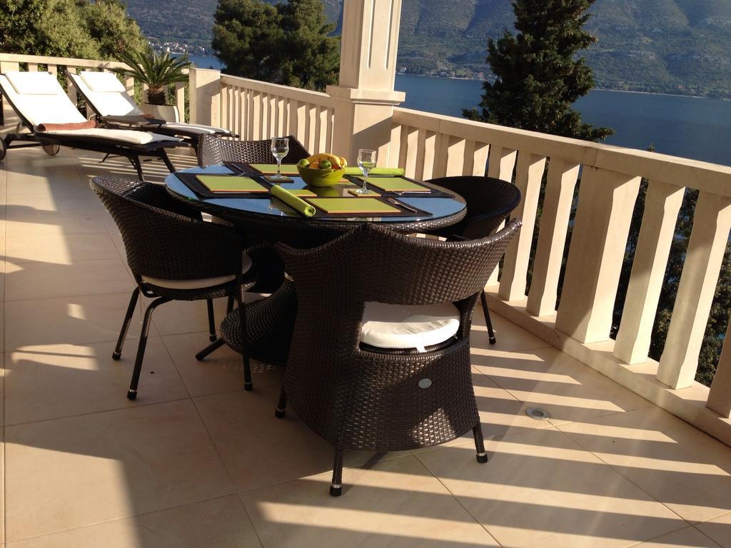 Villa Jade Apartments Front Row Sea View - Walk To Korcula Old Town Medvinjak ภายนอก รูปภาพ