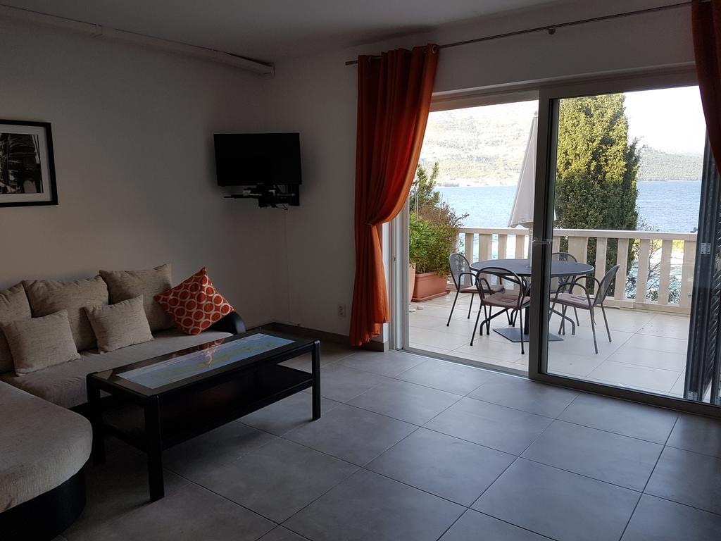 Villa Jade Apartments Front Row Sea View - Walk To Korcula Old Town Medvinjak ภายนอก รูปภาพ
