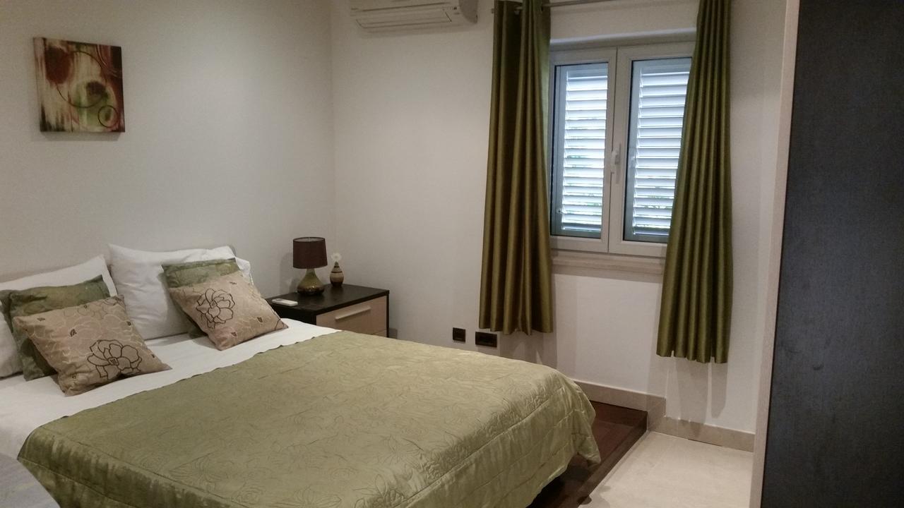 Villa Jade Apartments Front Row Sea View - Walk To Korcula Old Town Medvinjak ภายนอก รูปภาพ