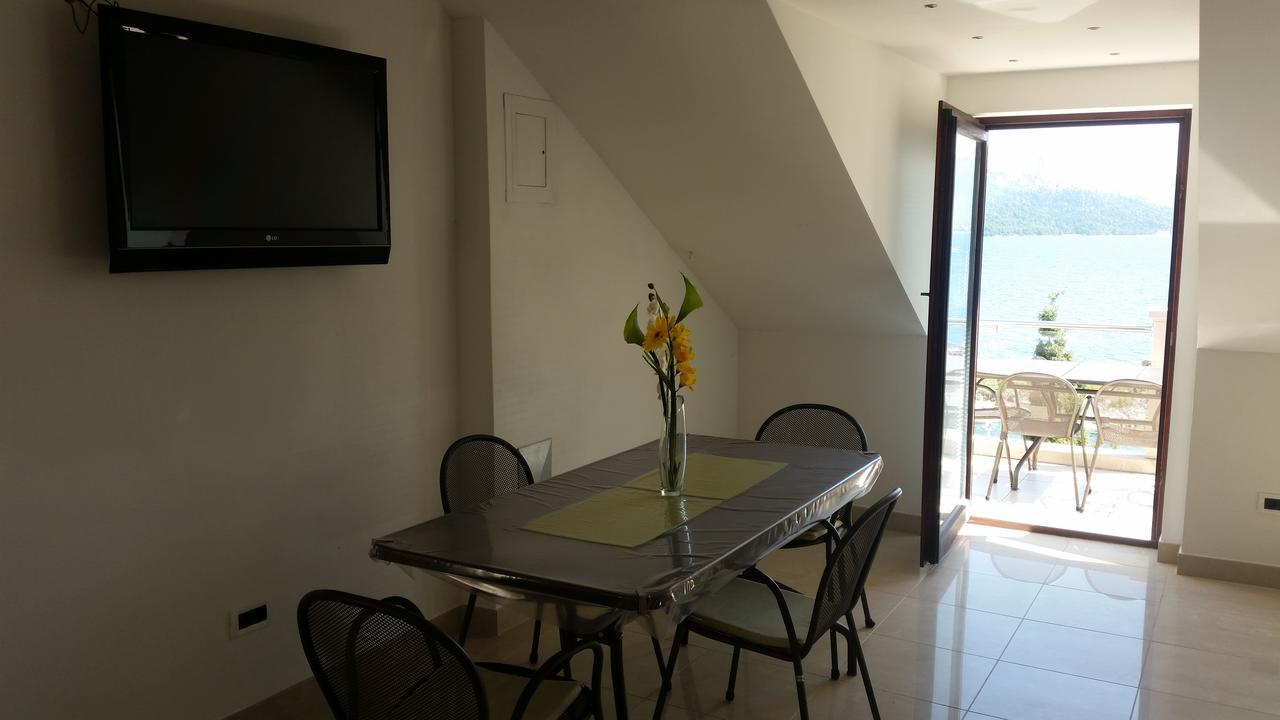 Villa Jade Apartments Front Row Sea View - Walk To Korcula Old Town Medvinjak ภายนอก รูปภาพ