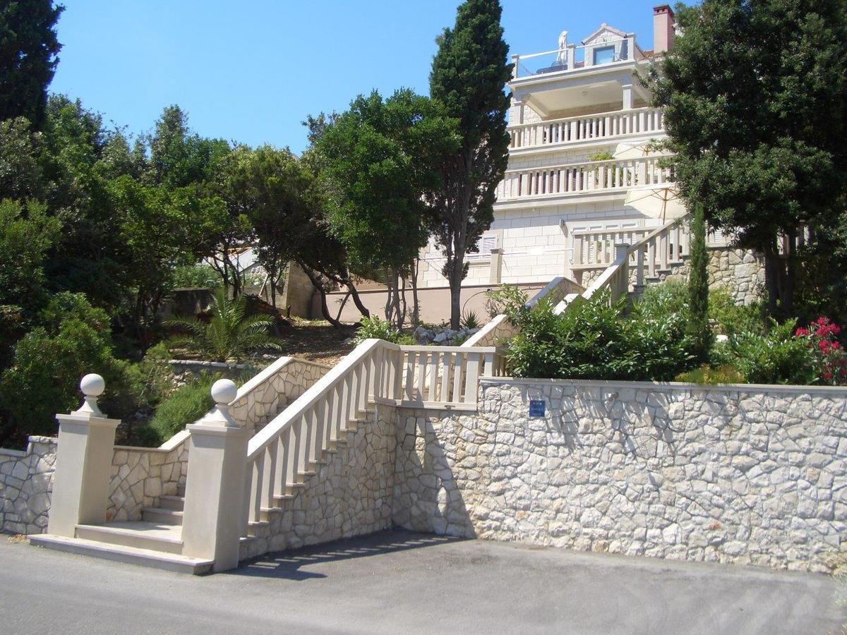 Villa Jade Apartments Front Row Sea View - Walk To Korcula Old Town Medvinjak ภายนอก รูปภาพ