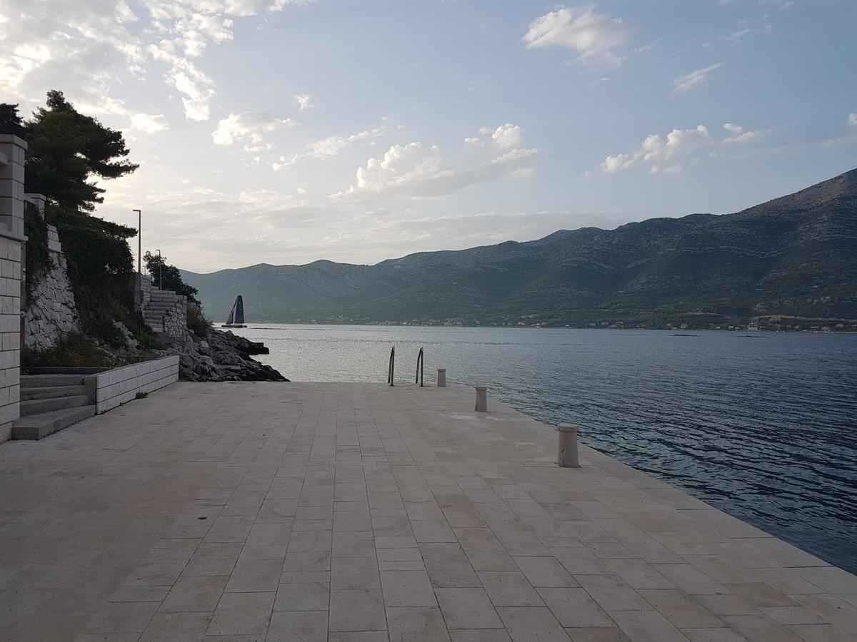 Villa Jade Apartments Front Row Sea View - Walk To Korcula Old Town Medvinjak ภายนอก รูปภาพ
