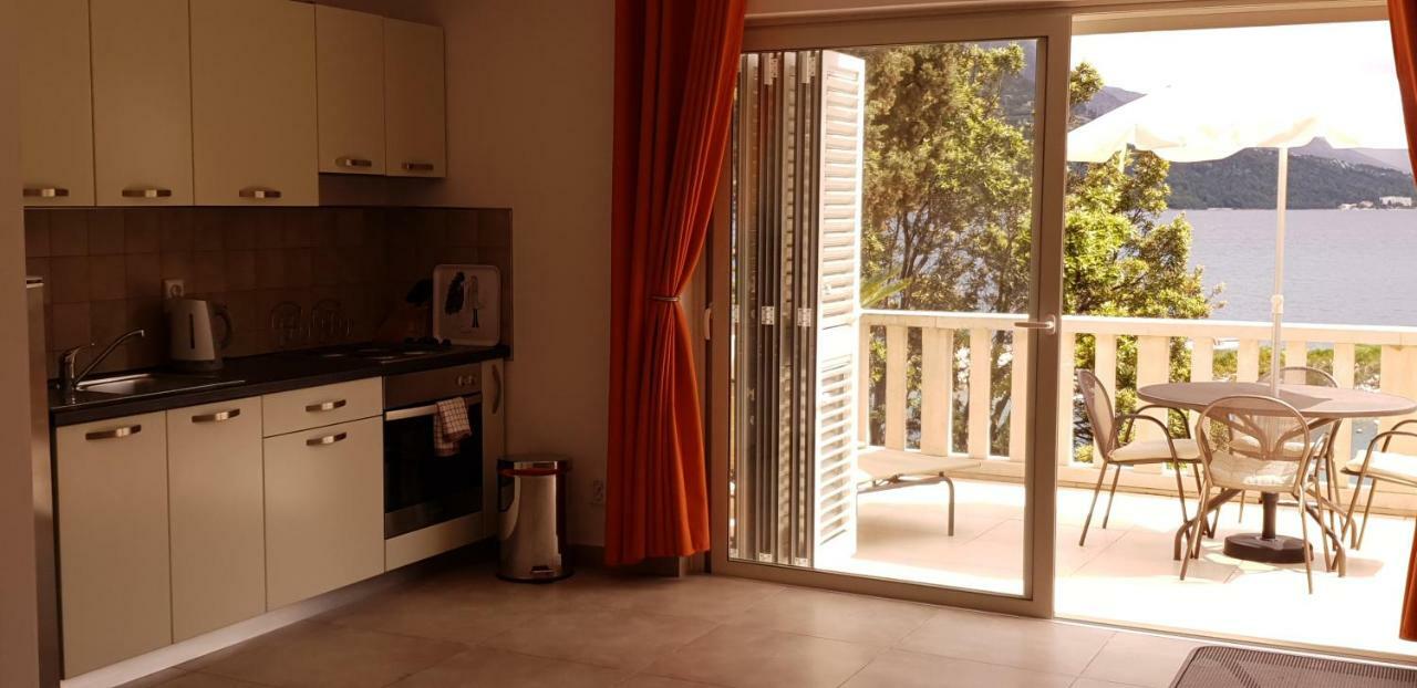 Villa Jade Apartments Front Row Sea View - Walk To Korcula Old Town Medvinjak ภายนอก รูปภาพ