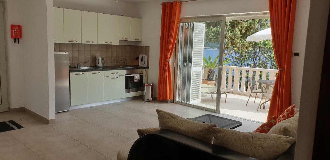 Villa Jade Apartments Front Row Sea View - Walk To Korcula Old Town Medvinjak ภายนอก รูปภาพ