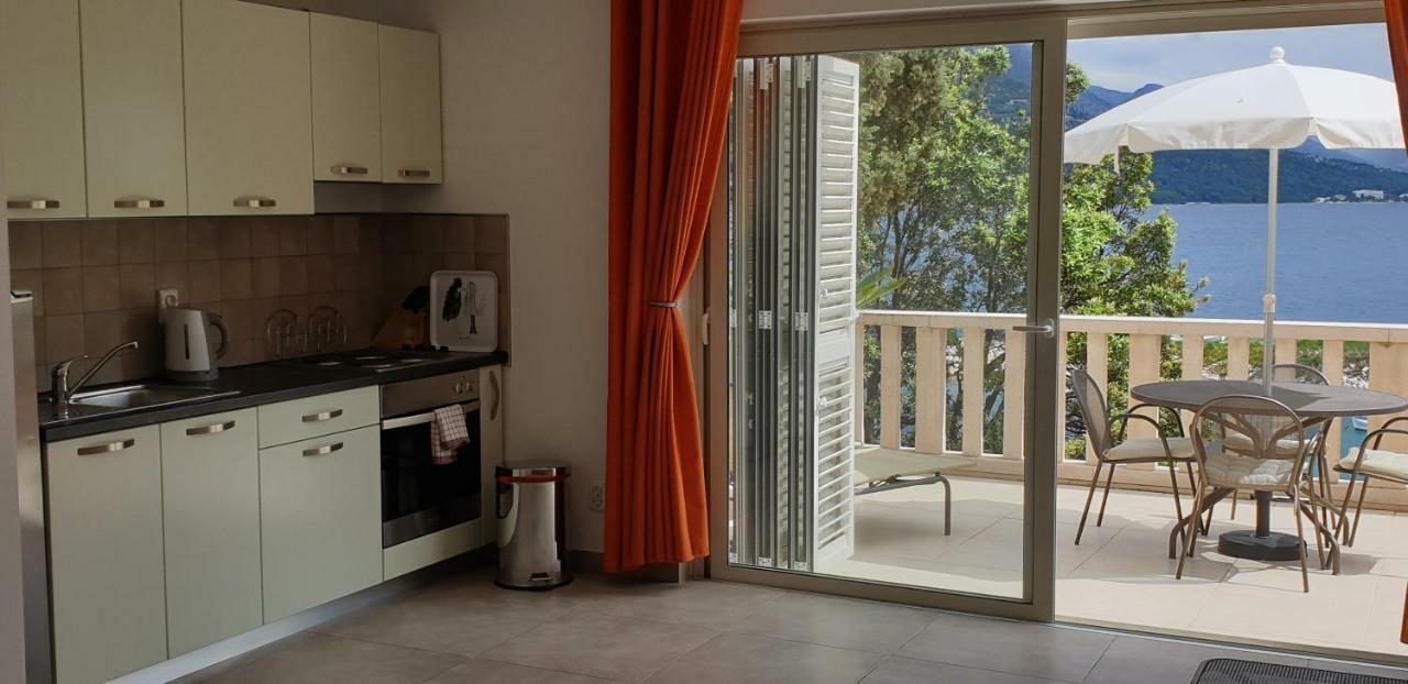 Villa Jade Apartments Front Row Sea View - Walk To Korcula Old Town Medvinjak ภายนอก รูปภาพ