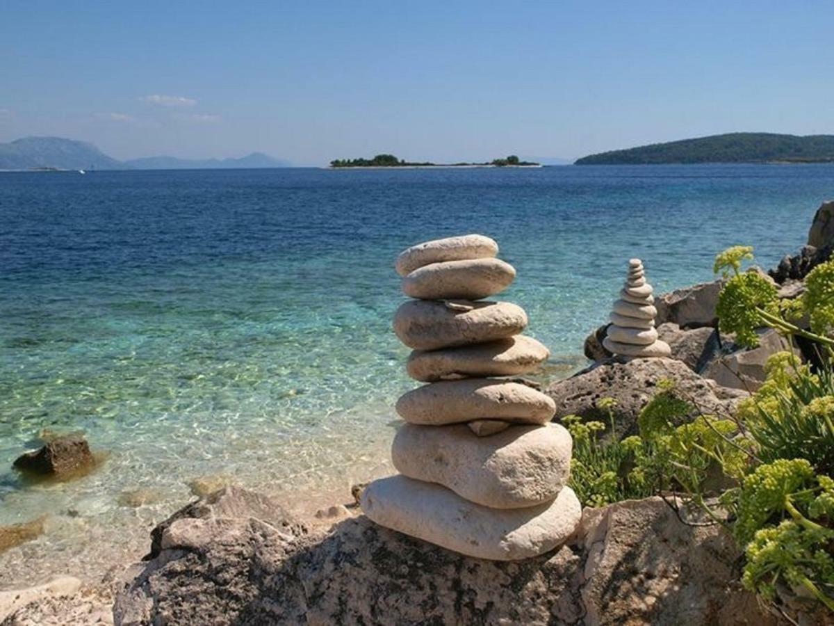 Villa Jade Apartments Front Row Sea View - Walk To Korcula Old Town Medvinjak ภายนอก รูปภาพ